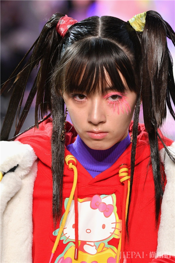 LEAF XIA于纽约时装周发布AW19系列“Face the Fear with Love”