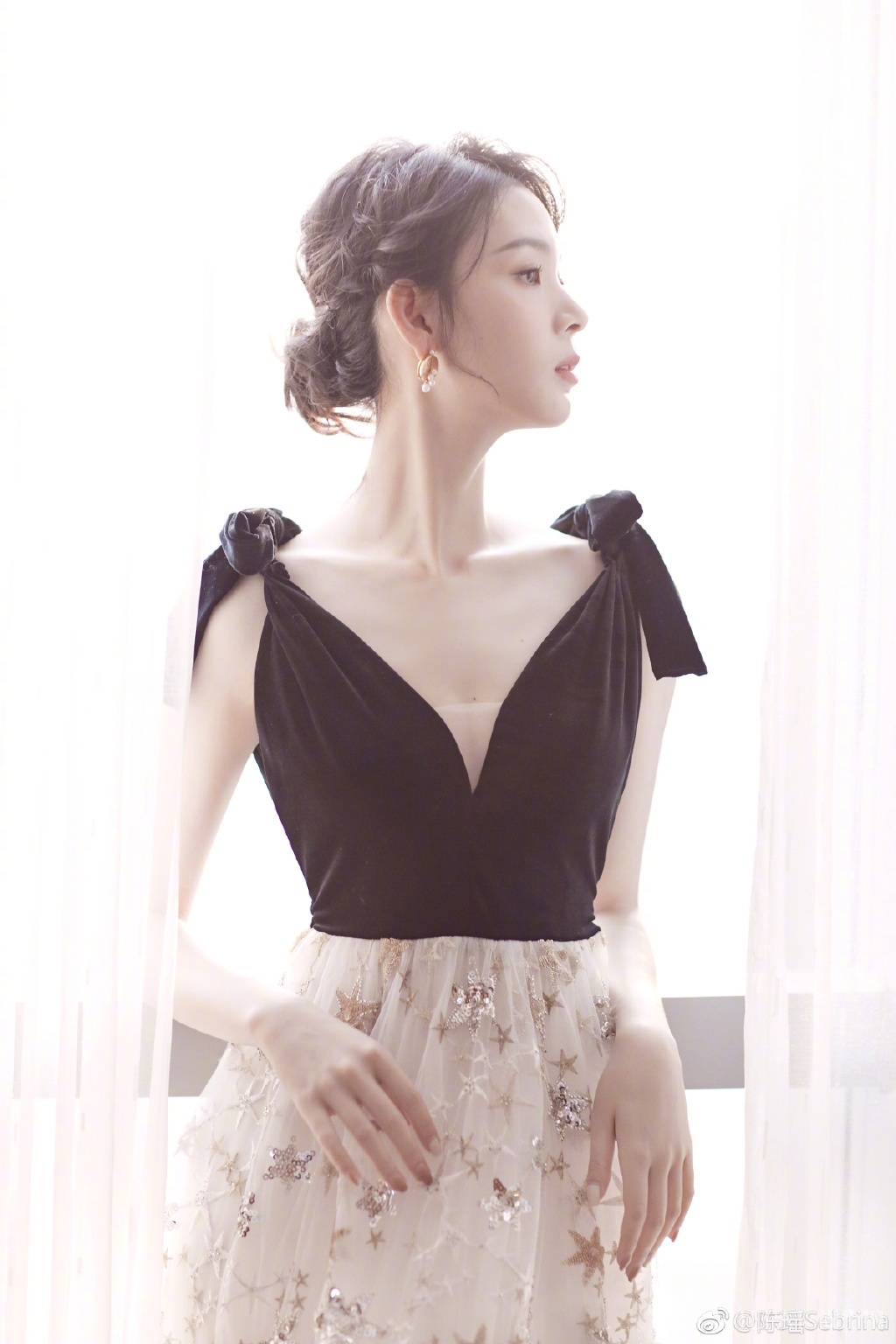 陈瑶长得超漂亮,衣服搭配品味越来越好了