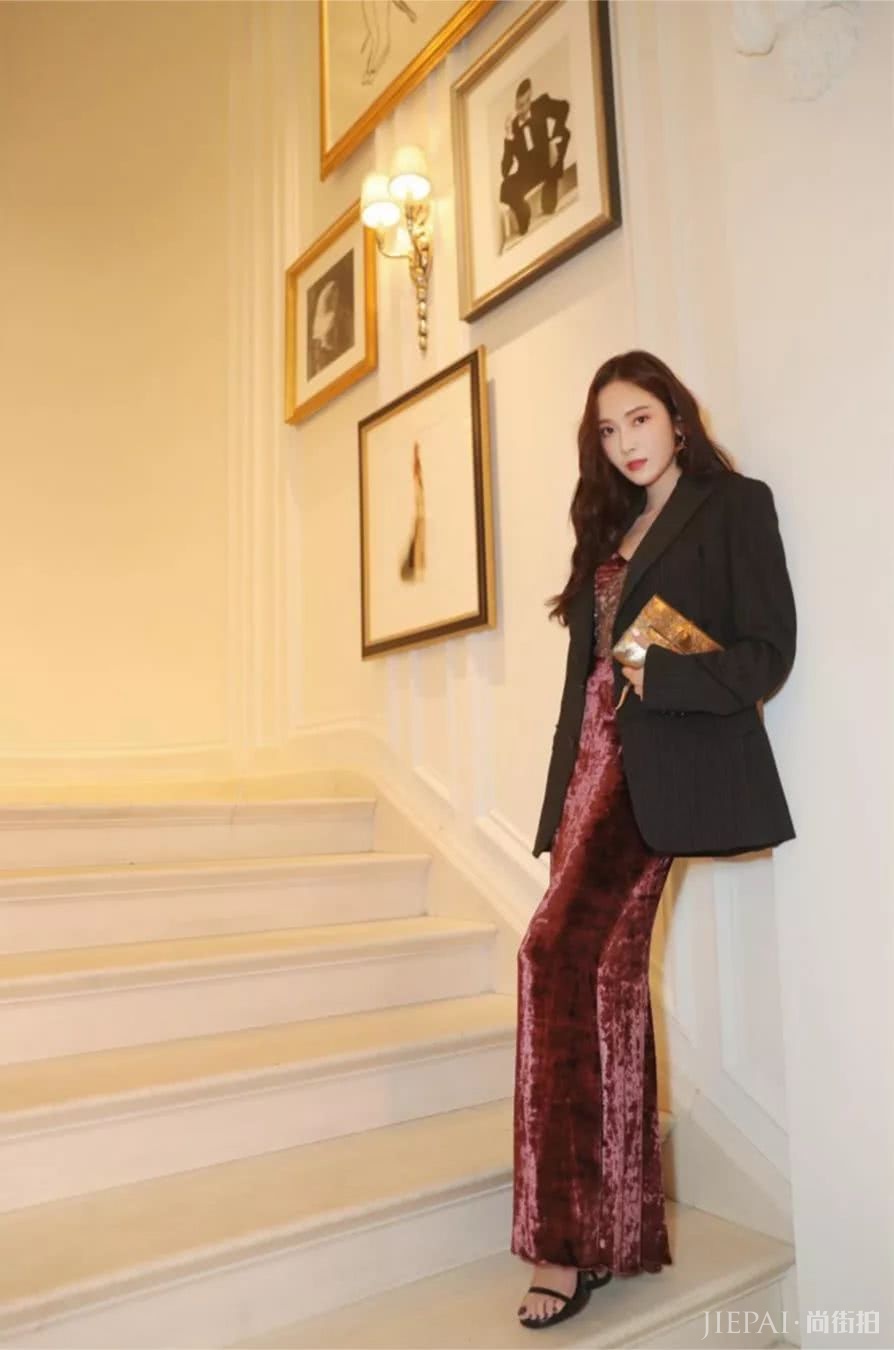 百变女王西卡惊艳时装周 原来日常造型更值得参考