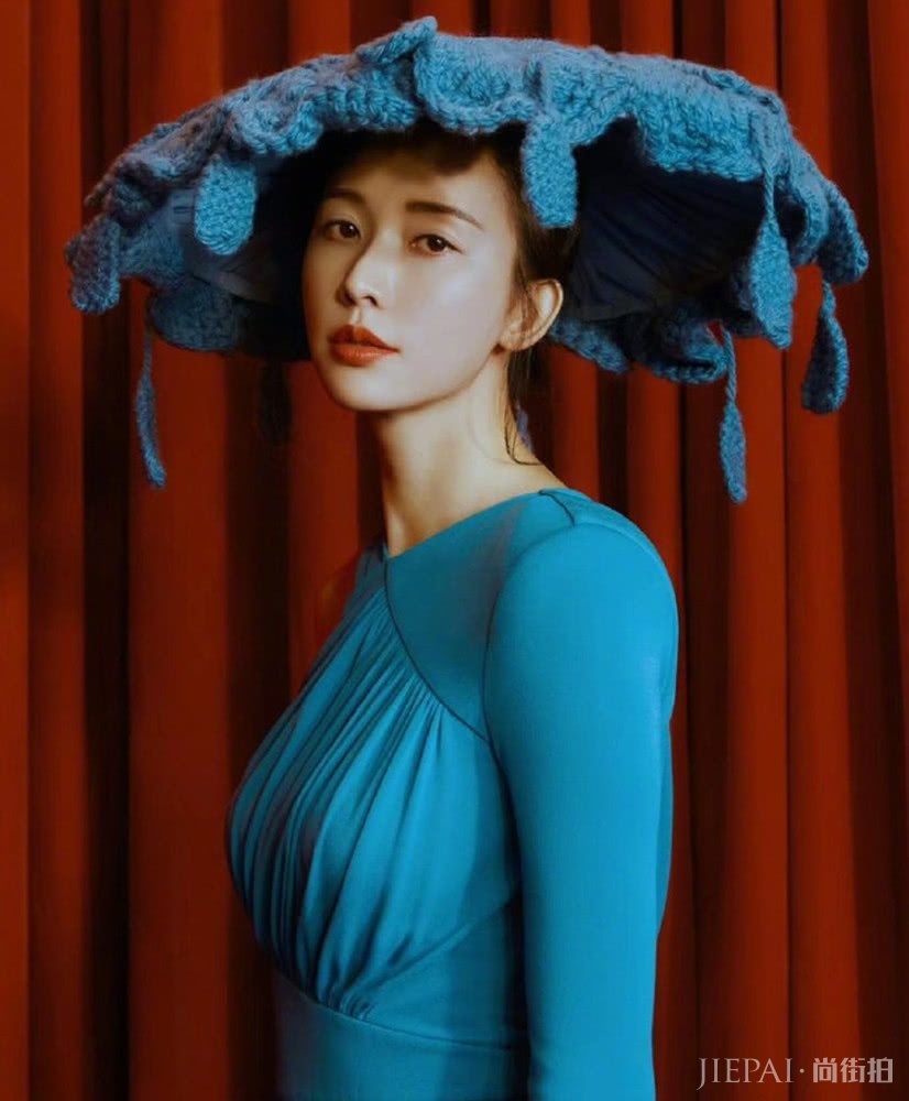 林志玲上时尚杂志封面，精致而又充满神秘