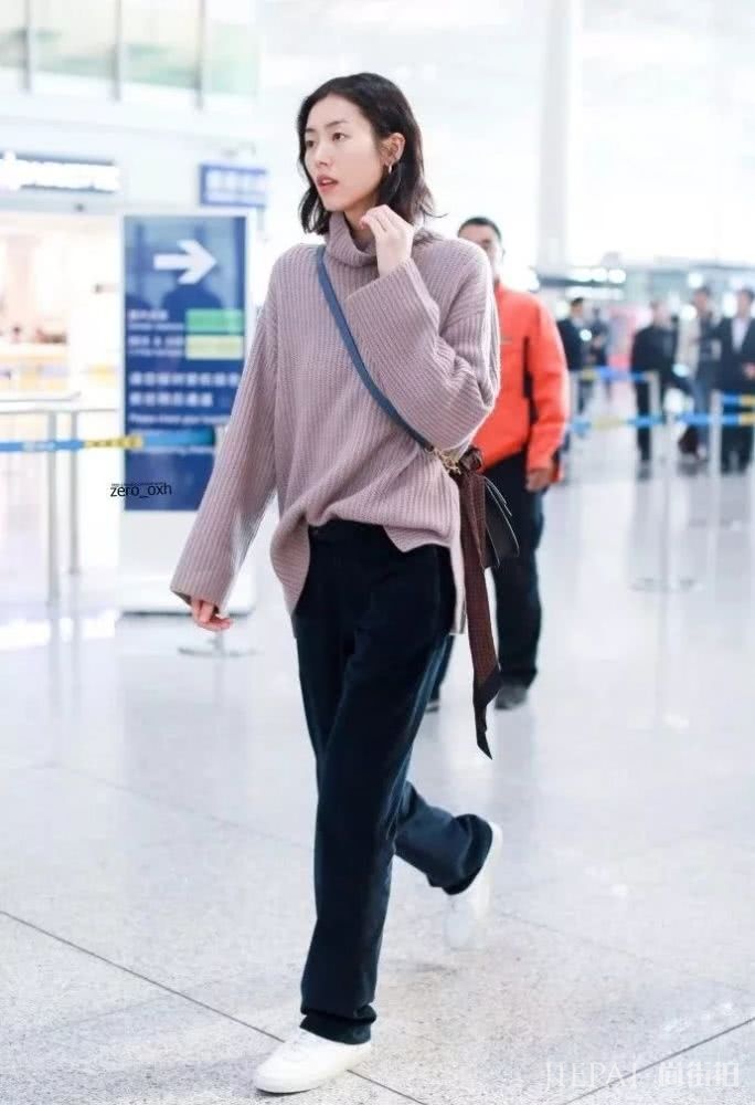 好看到犯规,开春穿大毛衣+阔腿裤