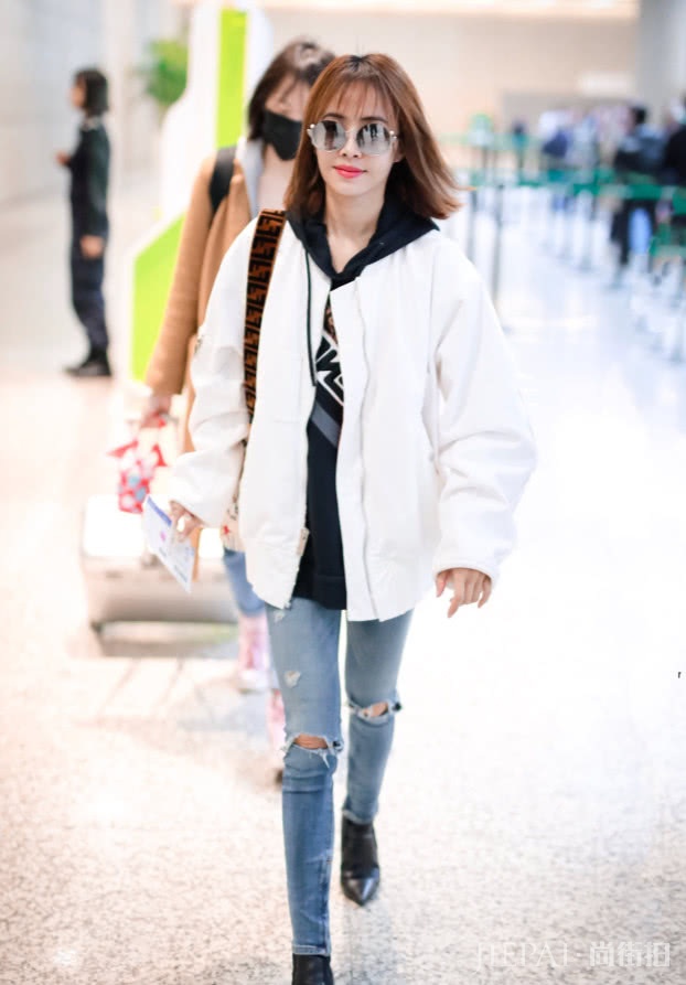 蔡依林依然少女感十足,她的穿搭真时尚!