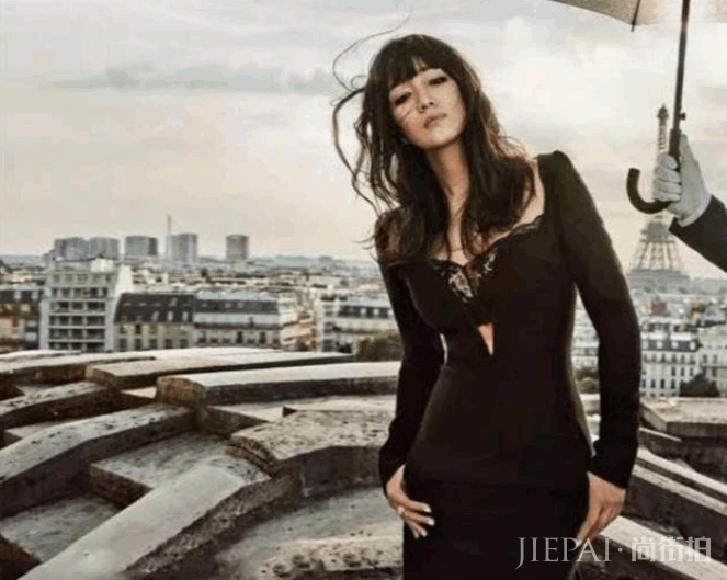 “法式刘海”，随性慵懒，特别适合脸大的女生