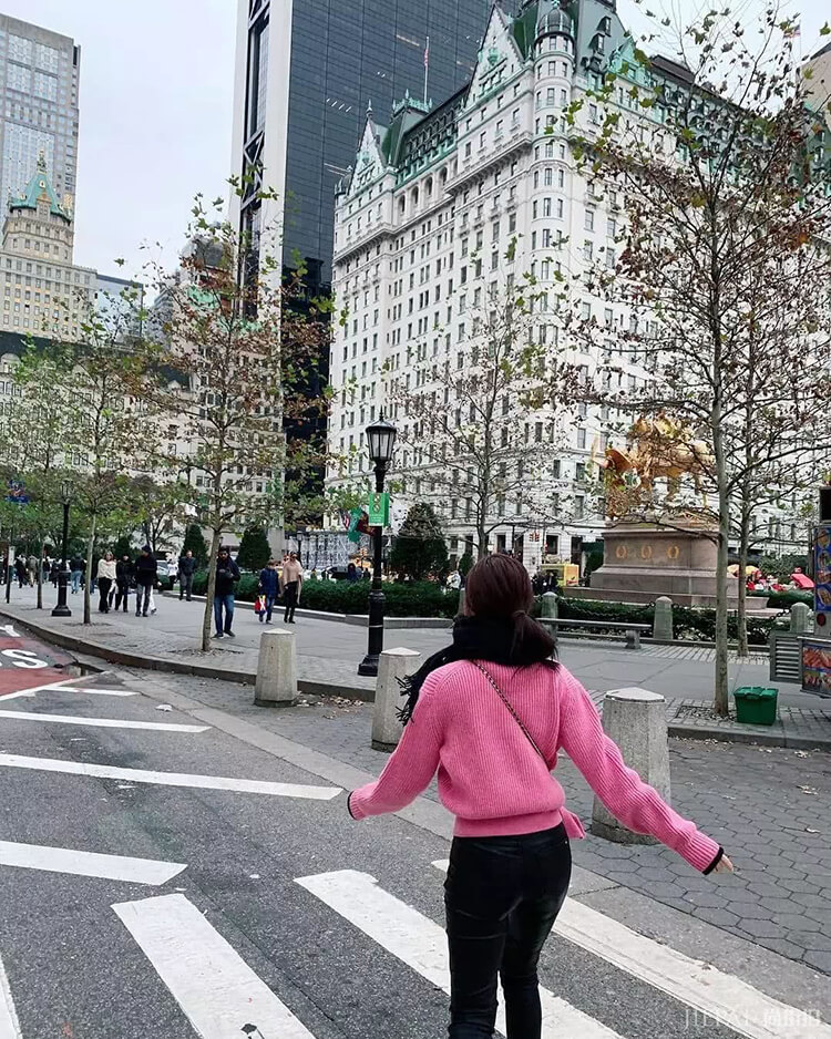 百变女王西卡惊艳时装周 原来日常造型更值得参考