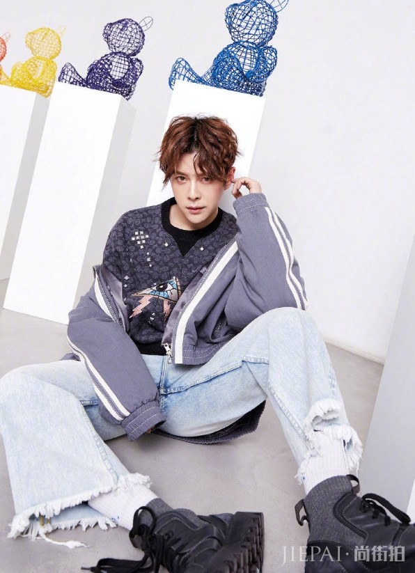 徐海乔多变风格尽显熟男气质!