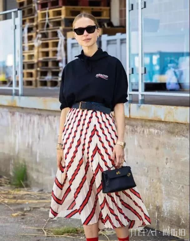 开春最火的卫衣穿法!