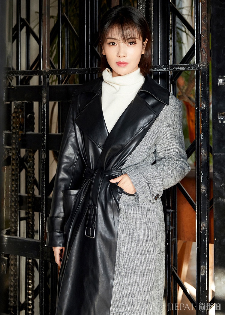 刘涛夹克配牛仔裤解锁新风格，更美了！