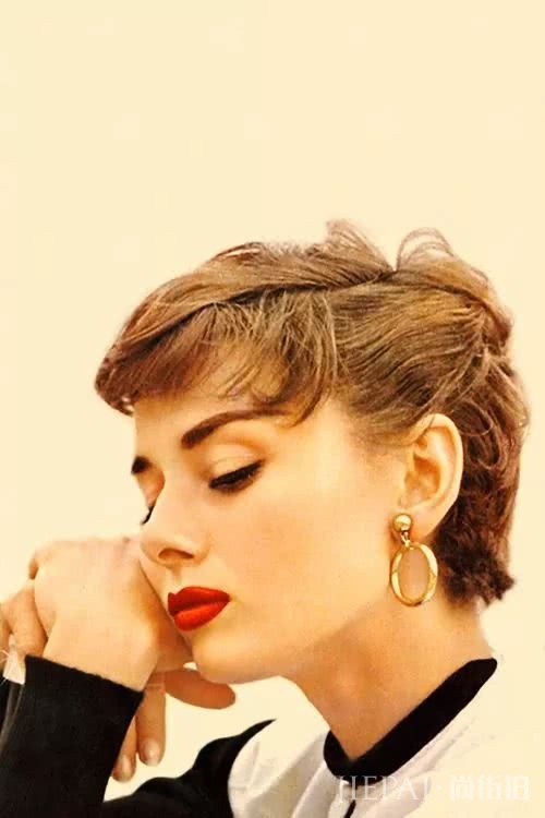 干货!用上衣+口红,配对颜色很漂亮