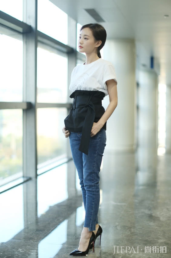 李一桐三件衣服拼成一件？这样竟然也很美！