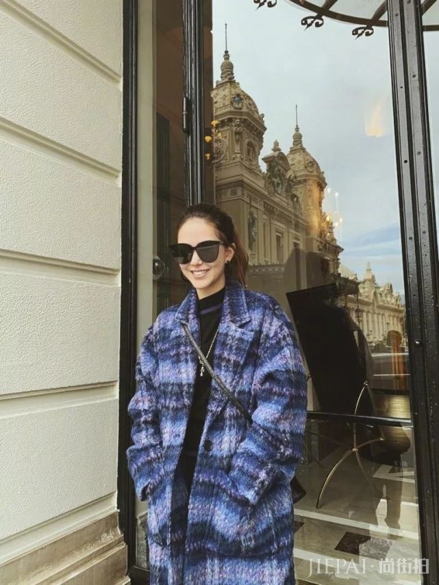 昆凌最年轻的天王嫂,她的穿搭简直和美貌成正比!