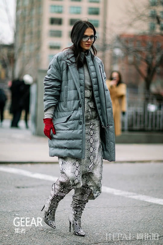 纽约时装周街拍合集！看2019年最受欢迎的流行靴款吧