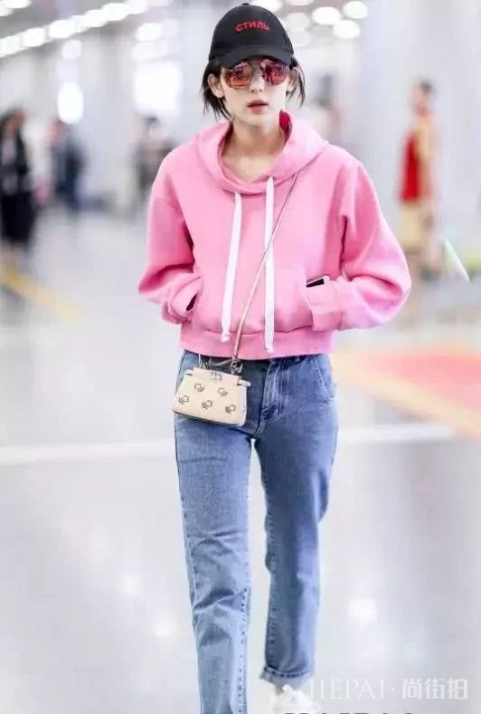 开春最火的卫衣穿法!
