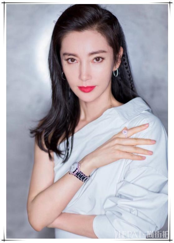 李冰冰一身超5万,却被王鸥比下去了!