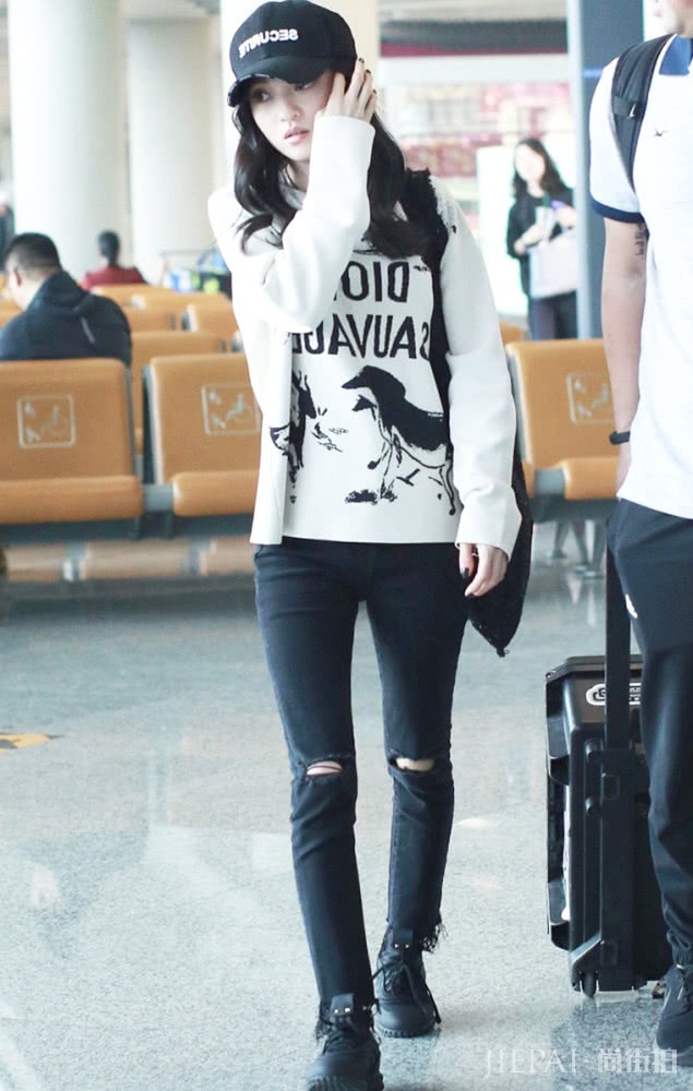 春季毛衣当外套穿,一样可以很时尚