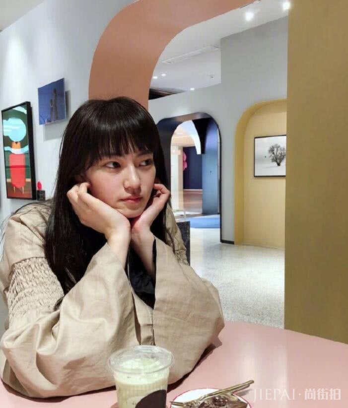 江原美希凭高级颜值圈粉无数,被称为女版小栗旬