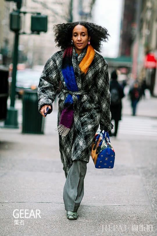 纽约时装周街拍合集！看2019年最受欢迎的流行靴款吧