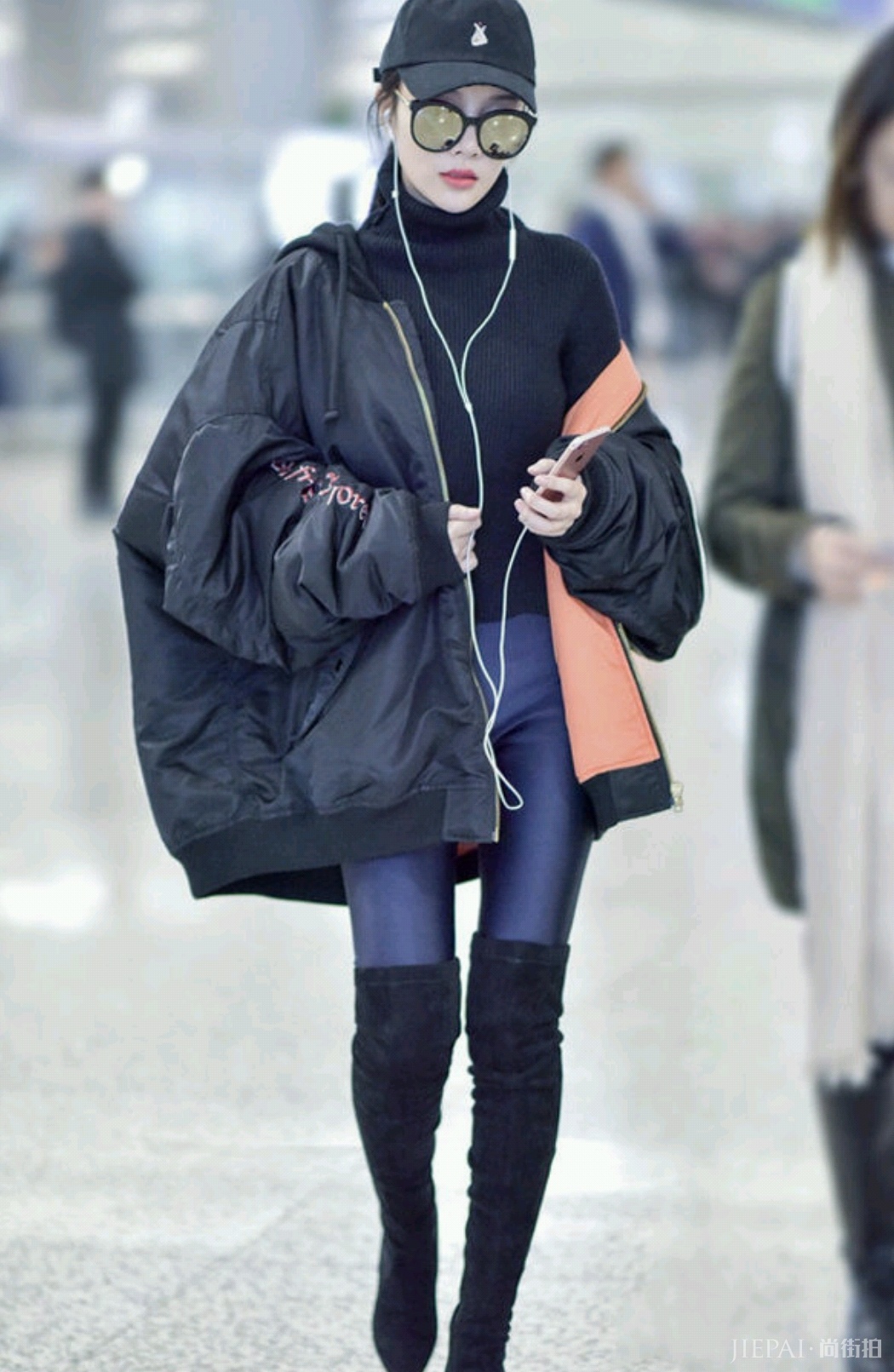 李小璐衬衣配半身裙演绎文艺范,太好看