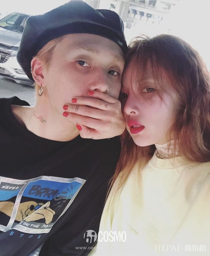 钟楚曦自拍跟泫雅撞脸80%,你会认错!