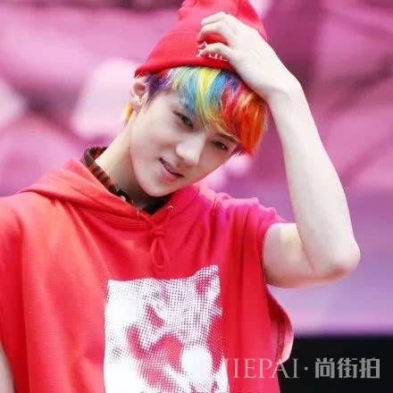 蔡徐坤的银色、范丞丞的红色…2019流行发色你适合哪种?