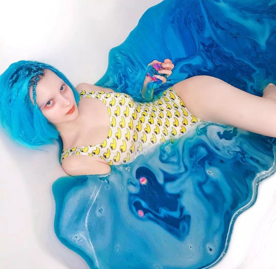 你这辈子不敢染的发色，她全都帮你试了一遍！