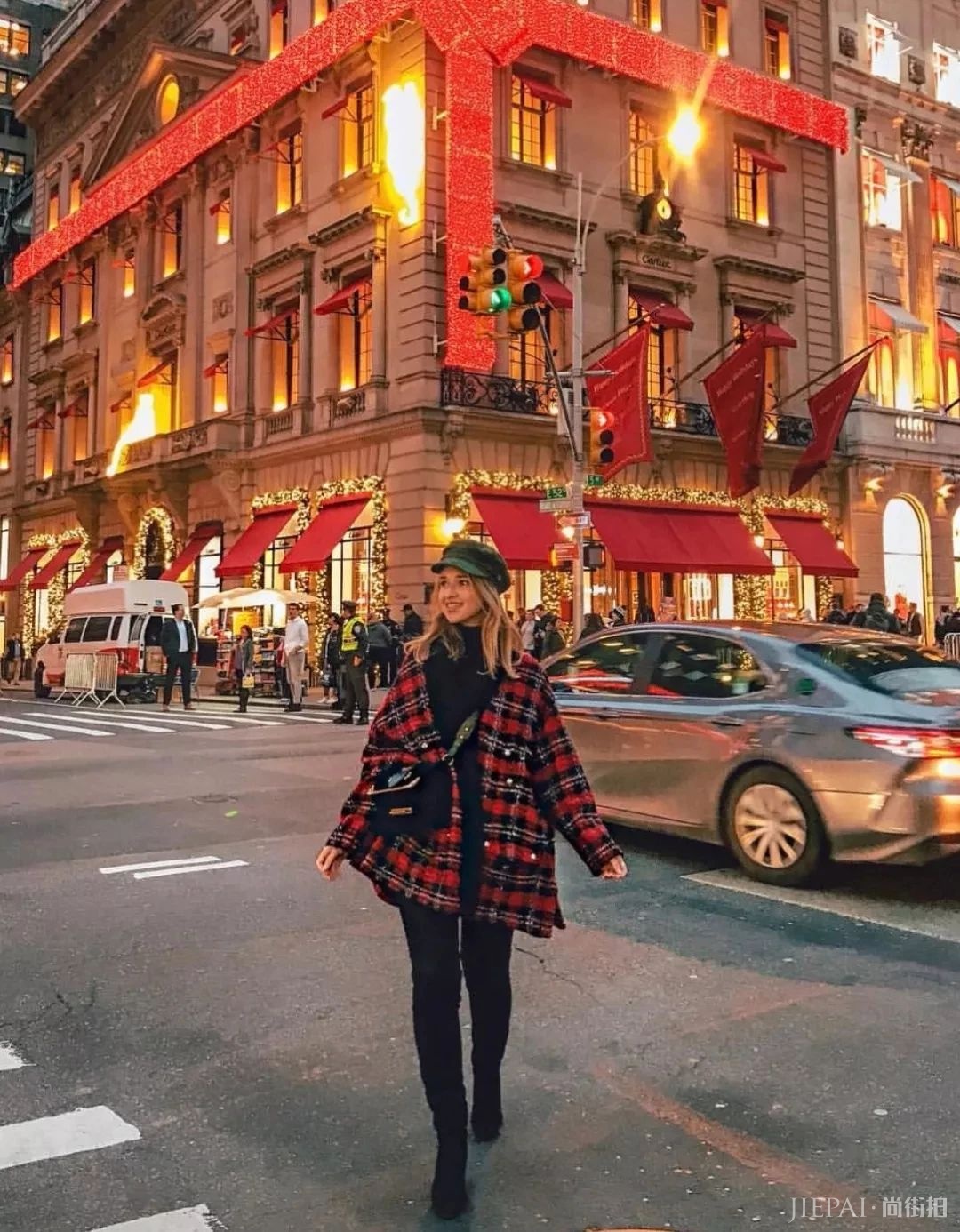 长款格纹大衣+阔腿裤霸气抢镜,帅得不可方物