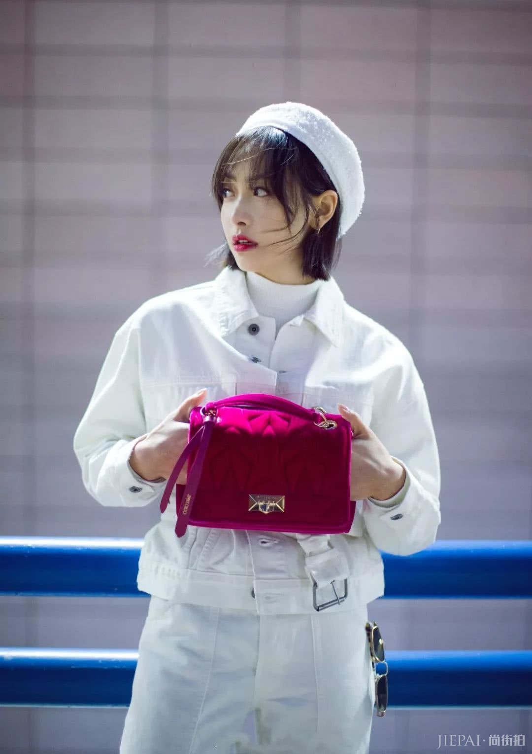 宋茜一黑一白惊艳时装周,全身上下都是看点!