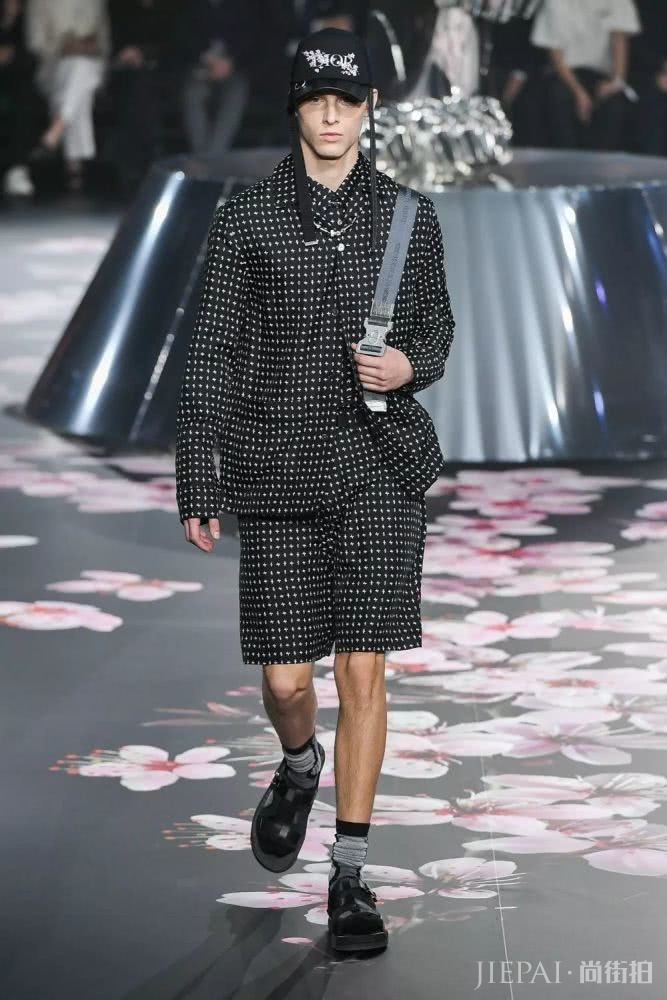 走秀十几场！干净又纯粹的神仙男模Serge事业要爆发了吗？