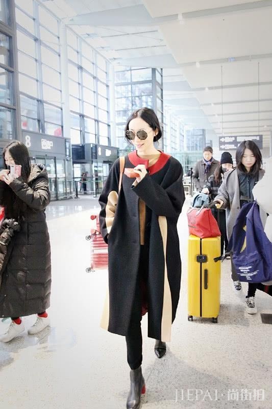 韩雪穿拼色大衣配驼色套头衫,高瘦女生这样穿显高级!