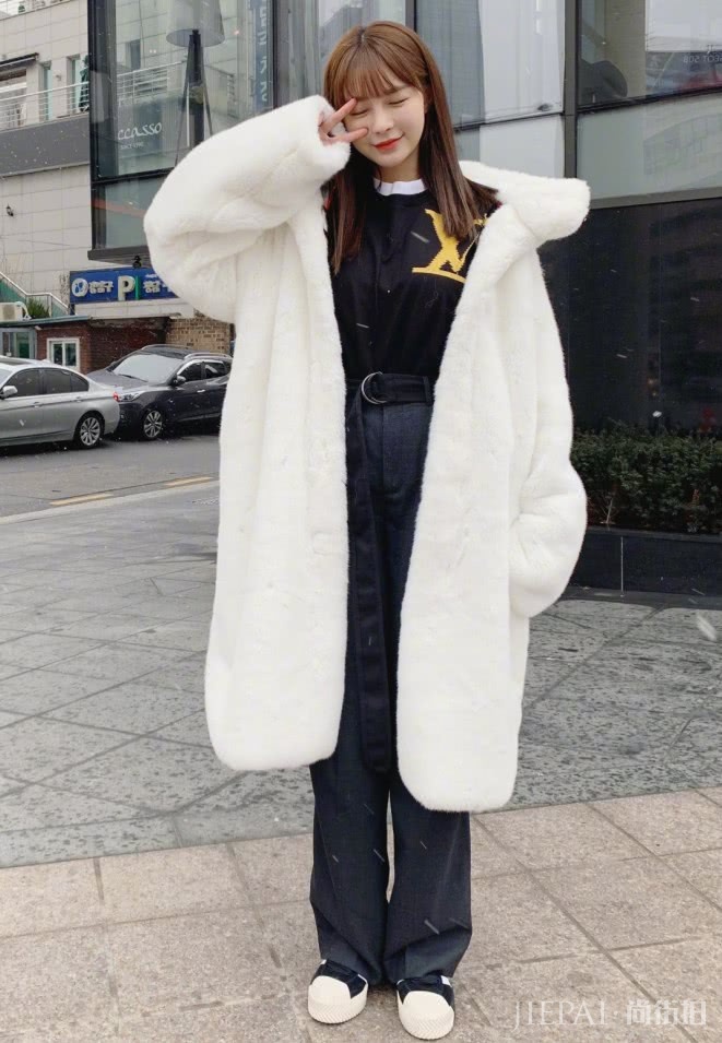 沈梦辰美得不可方物,赤裸裸的撒狗粮!