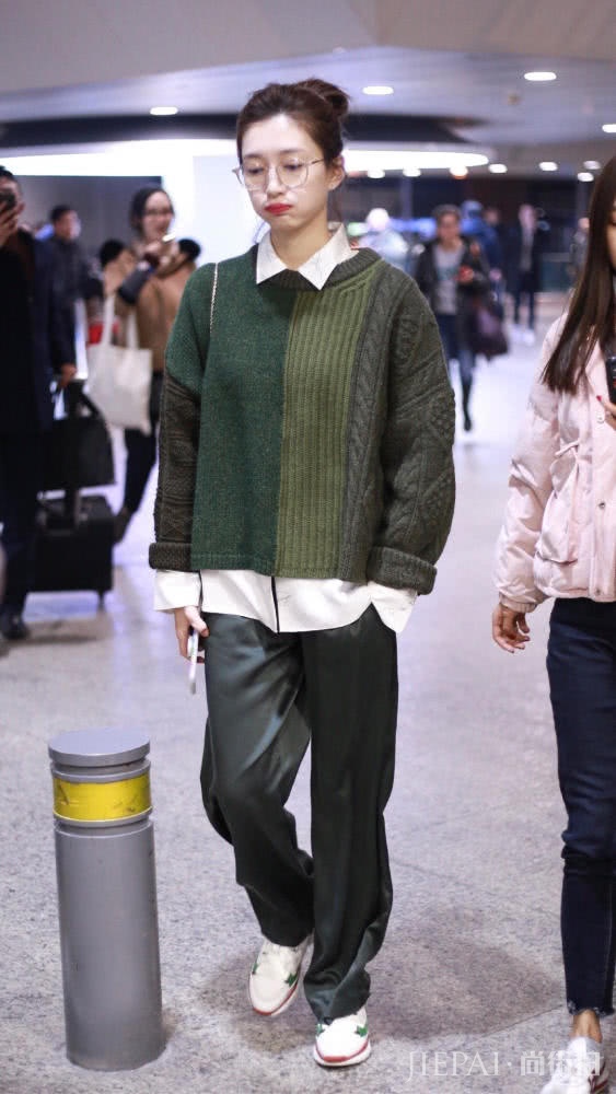 江疏影终于穿对了,选对衣服颜色很关键