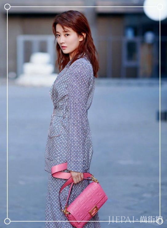 乔欣这大宽肩无可救药，凹出两米腿也没用
