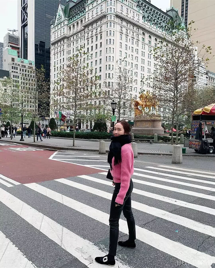 百变女王西卡惊艳时装周 原来日常造型更值得参考