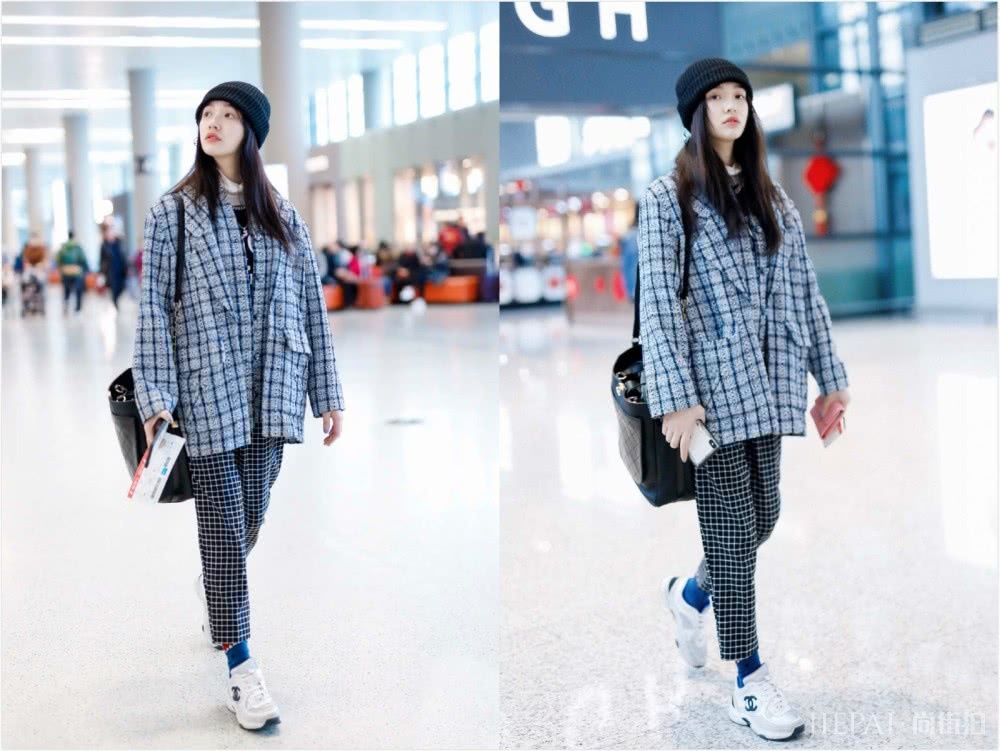 林允外套配格纹9分裤,少女感一下就提升了