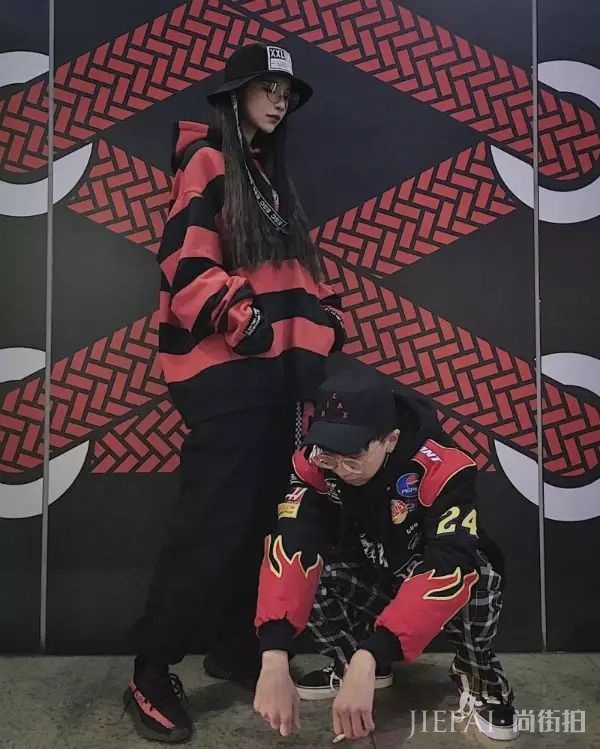 这个拥有性感猫嘴和大长腿的小姐姐，看一眼就忘不了！！