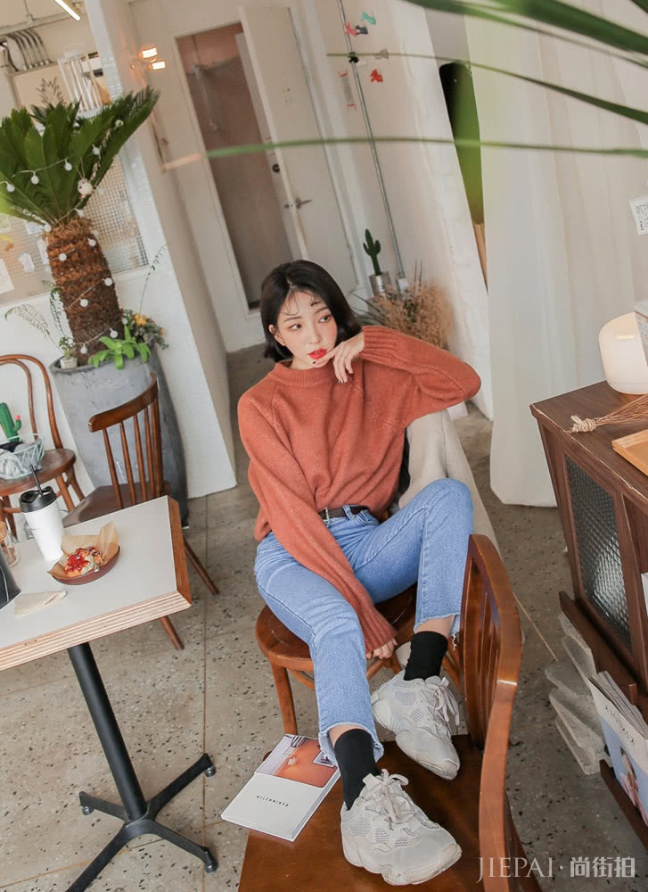 春季毛衣当外套穿,一样可以很时尚