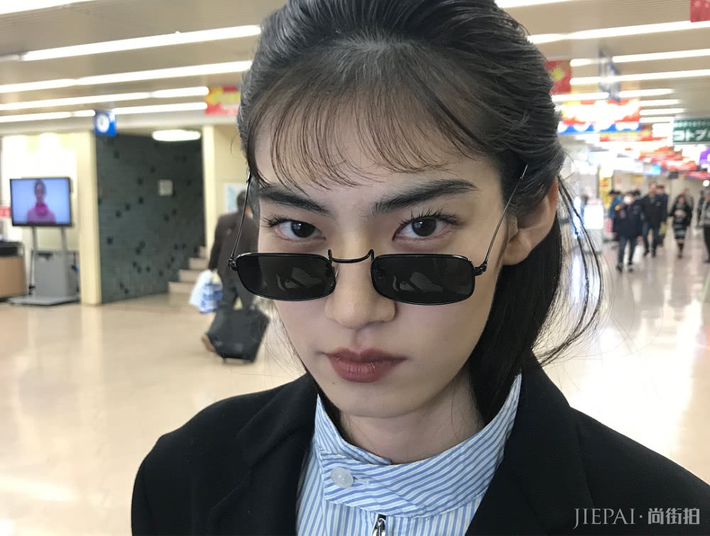 江原美希凭高级颜值圈粉无数,被称为女版小栗旬