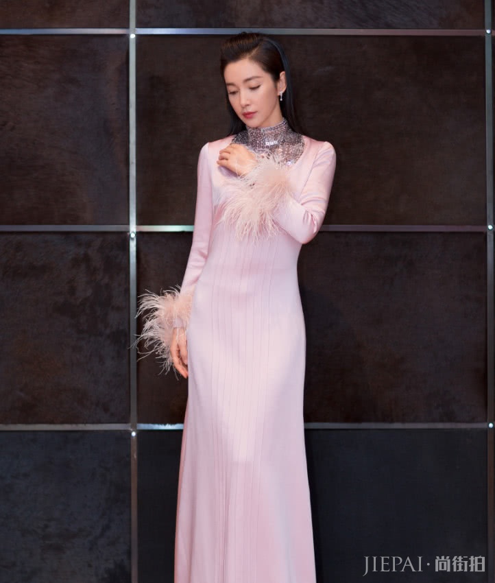李冰冰的这条裙子设计感太强了?