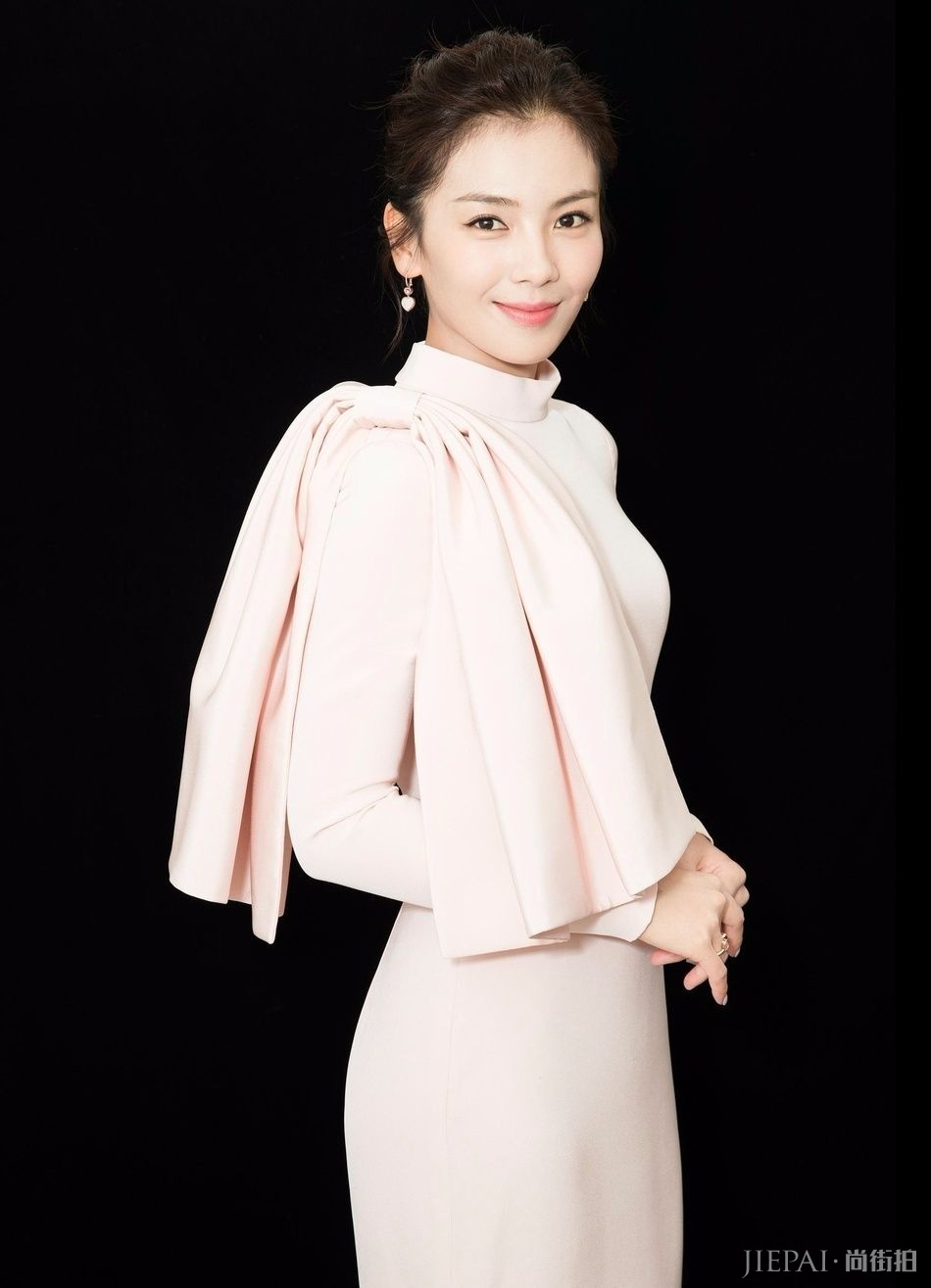 刘涛把“星辰大海”穿在身上,网友:仙女下凡了!