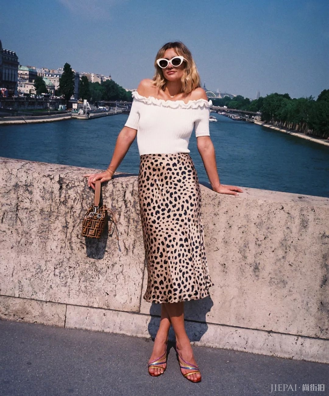曾经的土大款最爱野性豹纹,如何穿出上东区名媛范?