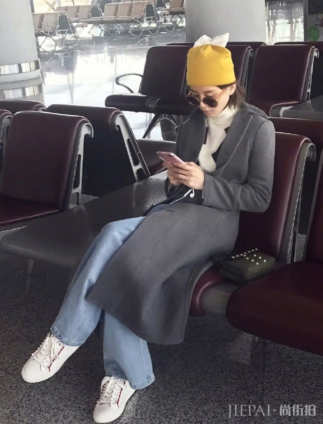 灰色大衣自带高级感的东方美,谁穿谁美