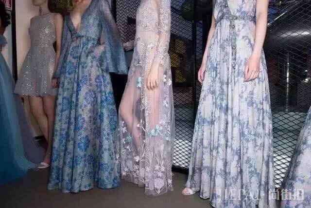 和闺蜜一起穿网纱裙才是今年的赢家！