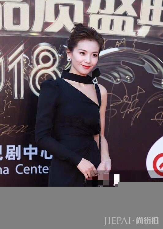 刘涛把“星辰大海”穿在身上,网友:仙女下凡了!