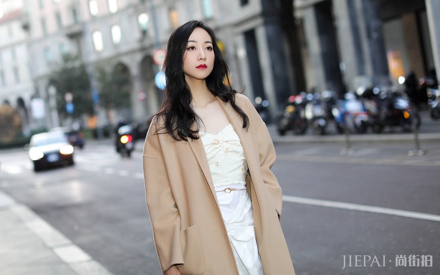 时装周上惊现“黑白”双天鹅,韩雪化身天使与魔鬼结合体