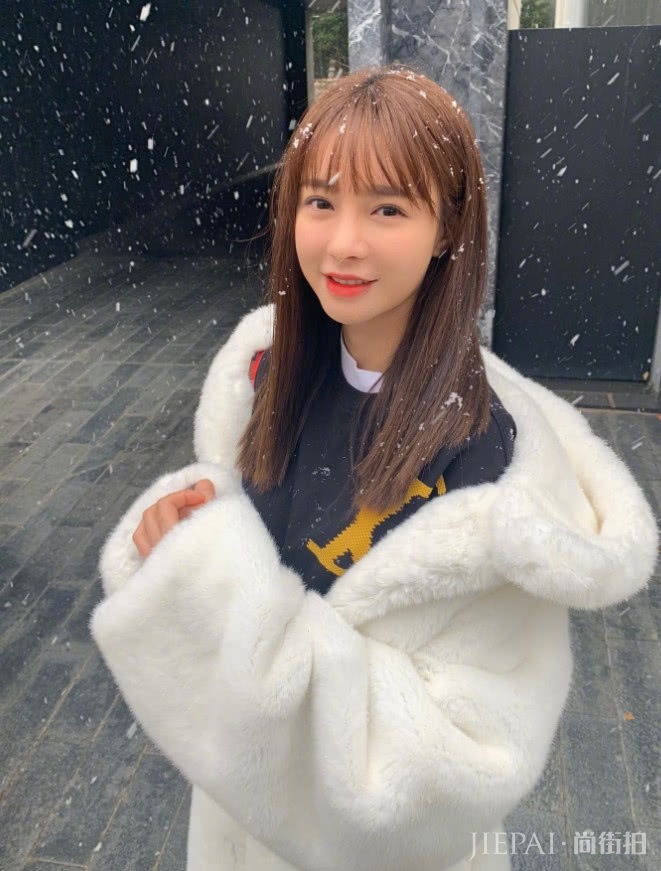 沈梦辰美得不可方物,赤裸裸的撒狗粮!