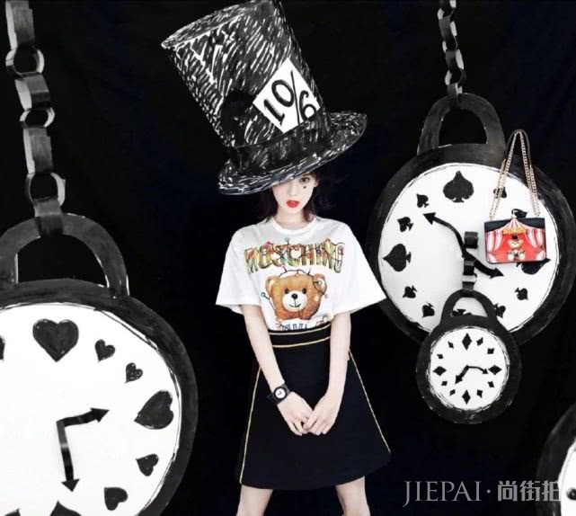 古力娜扎丸子头搭配花朵楚楚动人！