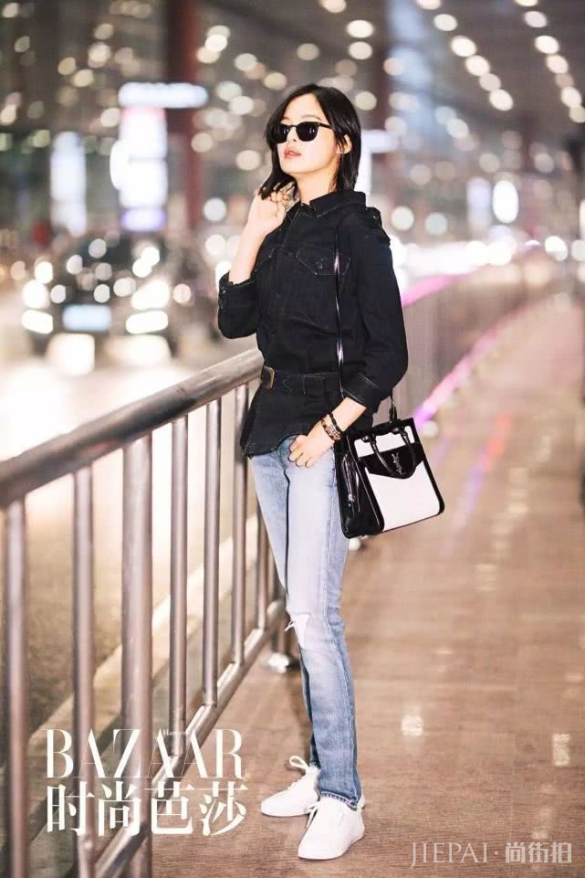 辛芷蕾出发时装周太飒