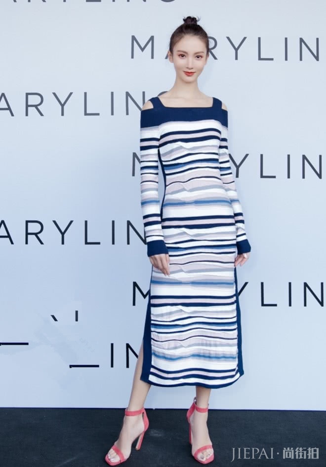 金晨身穿条纹长裙优雅又显高,超模气场十足!