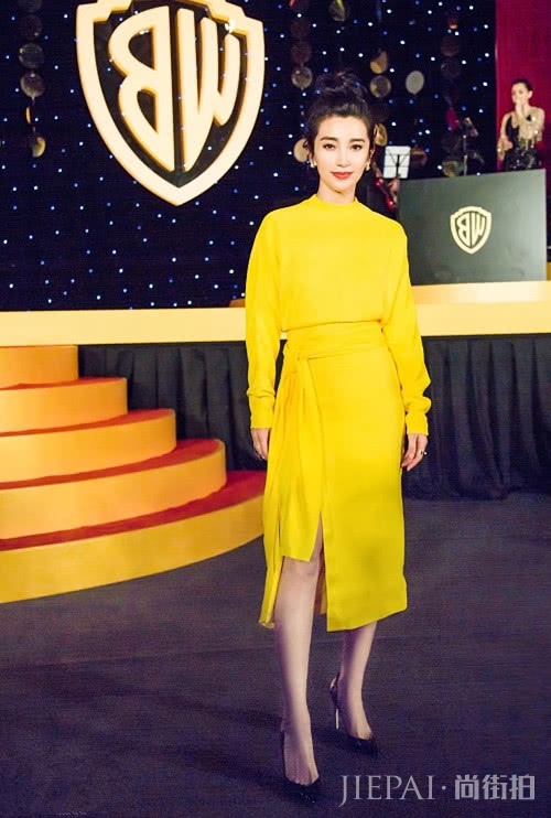 春季穿明亮又抢镜的黄色单品,让心情明亮起来