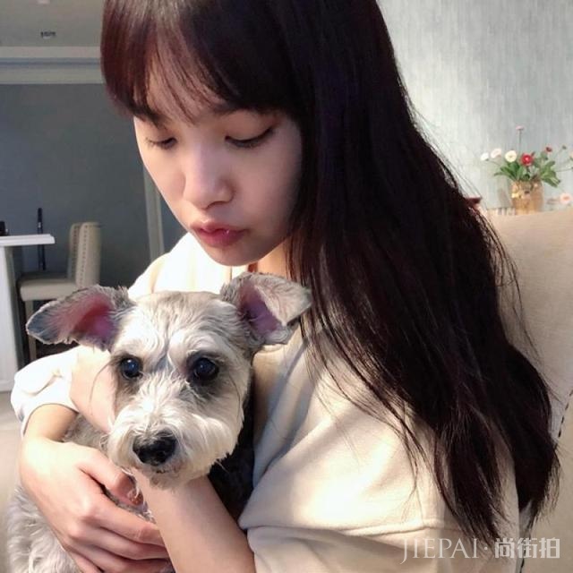 杨丞琳美照连发撒福利,嘴巴有够性感,国际范!