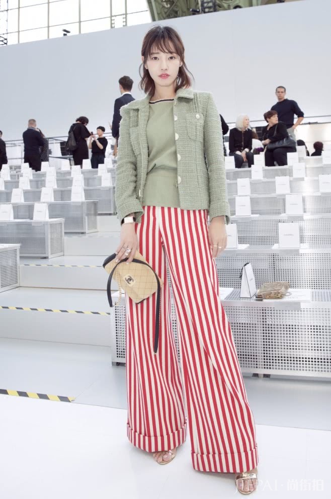 白百何穿搭的品味非常在线，优雅知性美